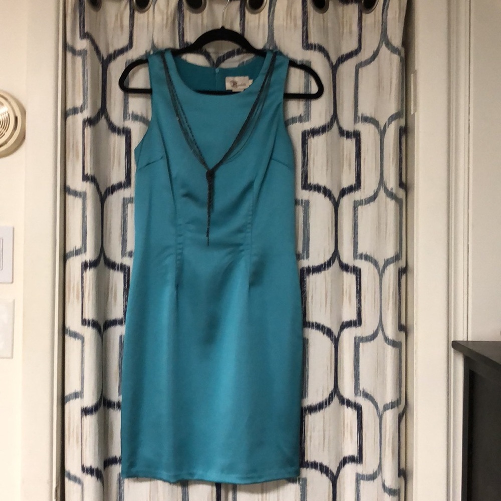 Aqua above-knee length dress, size 4, Roulette